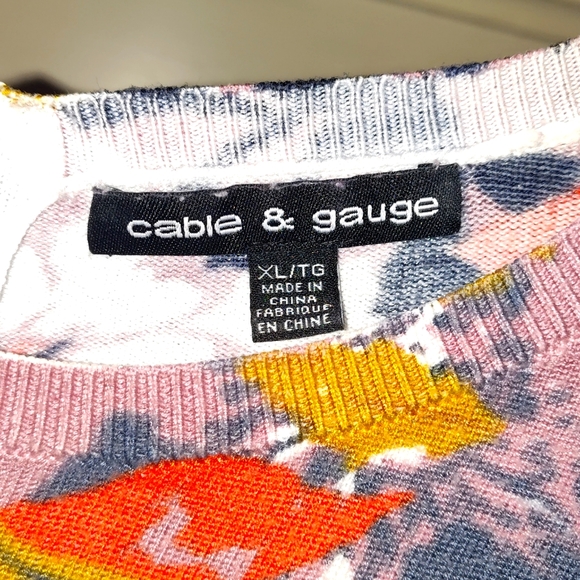 💲3 for $20💲Cable & Gauge XL Navy Floral LS Lightweight HiLo Sweater - Picture 2 of 6